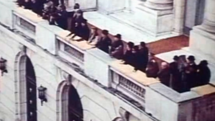 Ultimul miting tinut de Nicolae Ceausescu in Piata Palatului (21 decembrie 1989 - sediul CC al PCR)